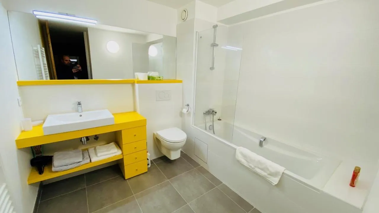 Blomet Apartahotel 2*